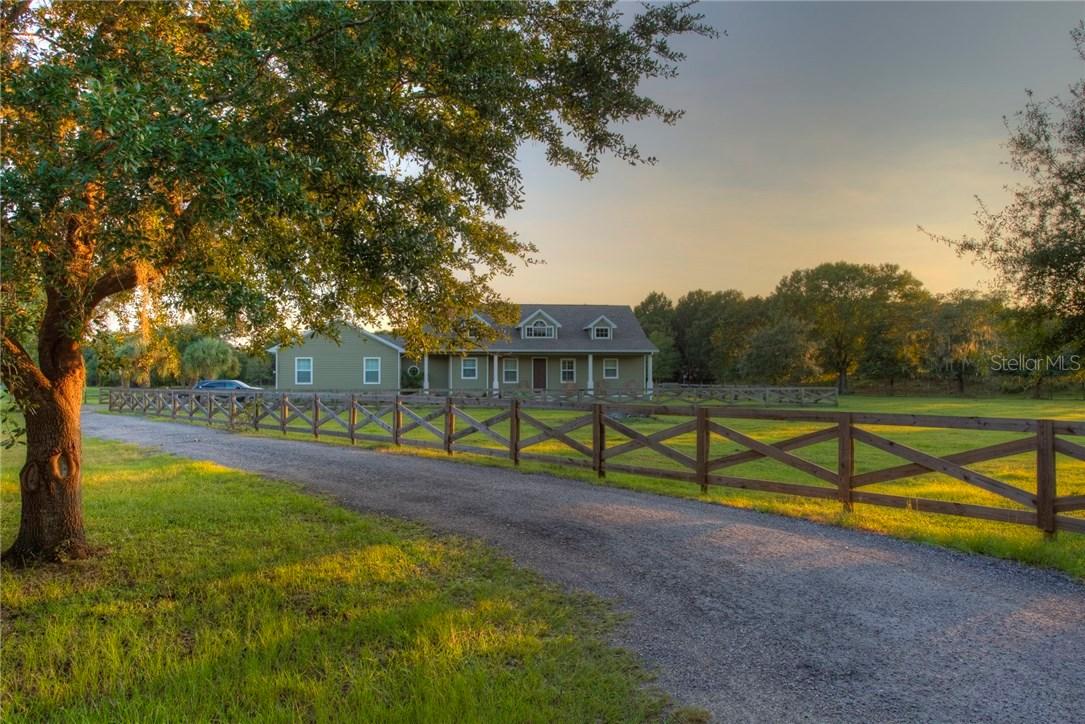 10946 Gun Dog Way, Lithia, FL 33547