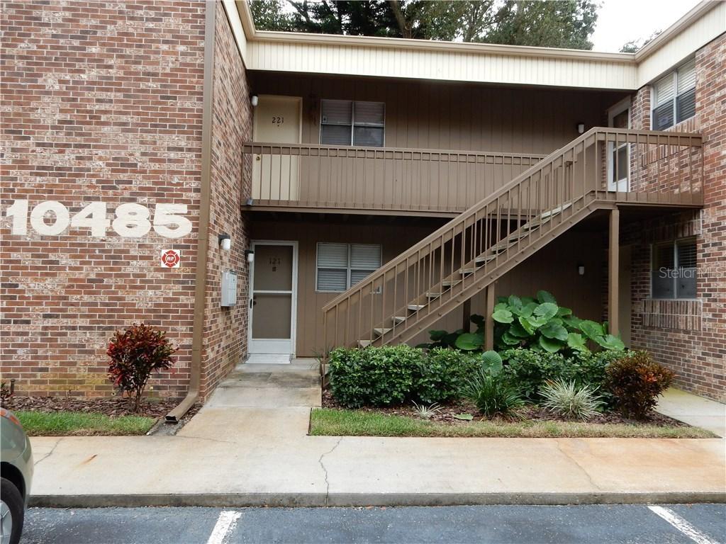 10485 Carrollbrook Cir. #220, Tampa, FL 33618