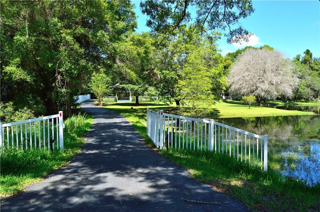 18002 Hanna Rd., Lutz, FL 33549