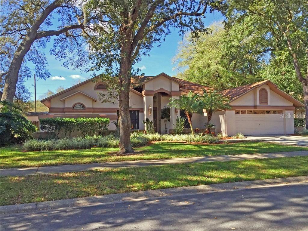 1527 Waterwood Dr., Lutz, FL 33559