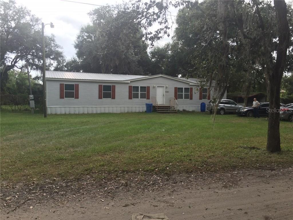 1712 Valrico Woodland Ave., Seffner, FL 33584