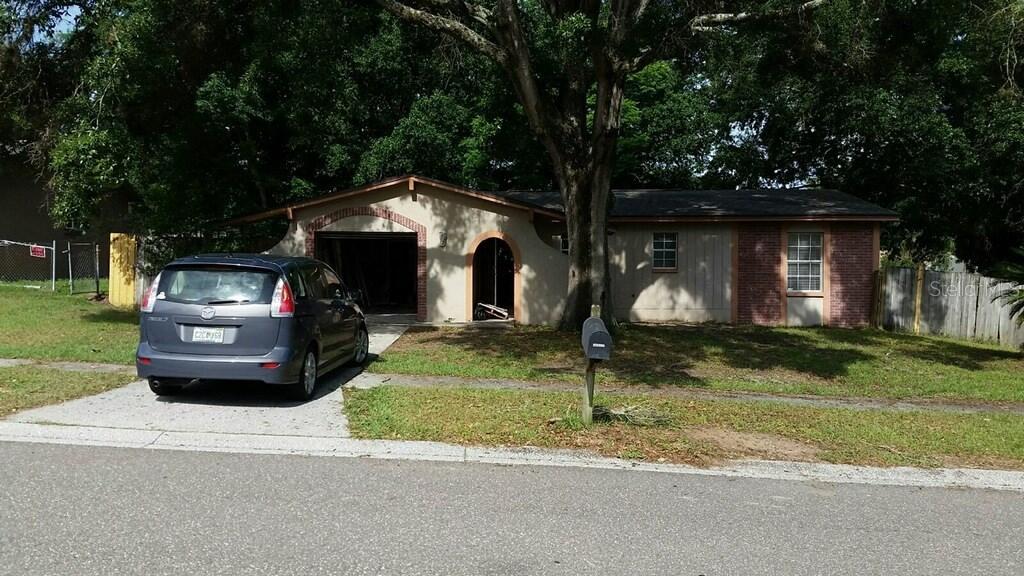 2105 Whitney Pl., Valrico, FL 33594