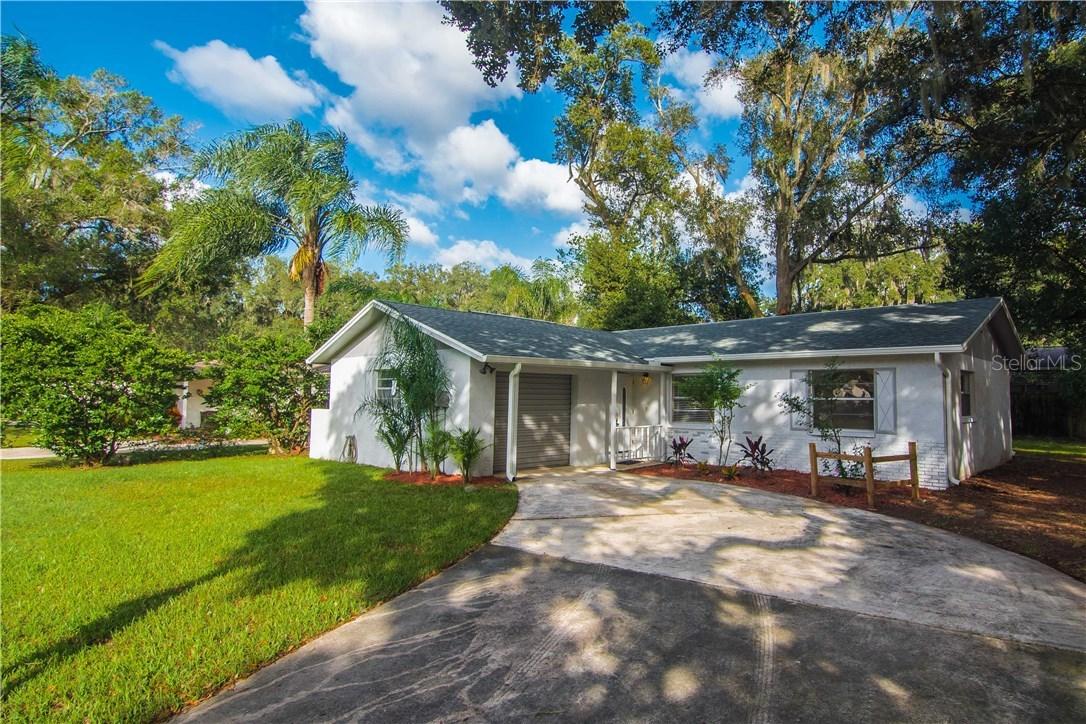 535 Robin Hill Cir., Brandon, FL 33510