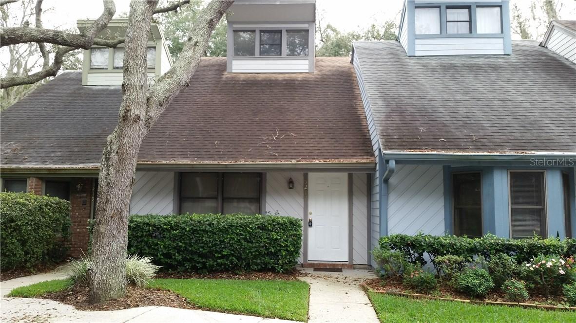 5217 Oak Charter Ct. #12, Temple Terrace, FL 33617