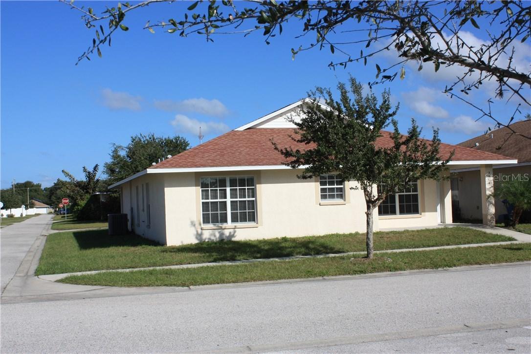 2106 Pleasant View Ave., Ruskin, FL 33570