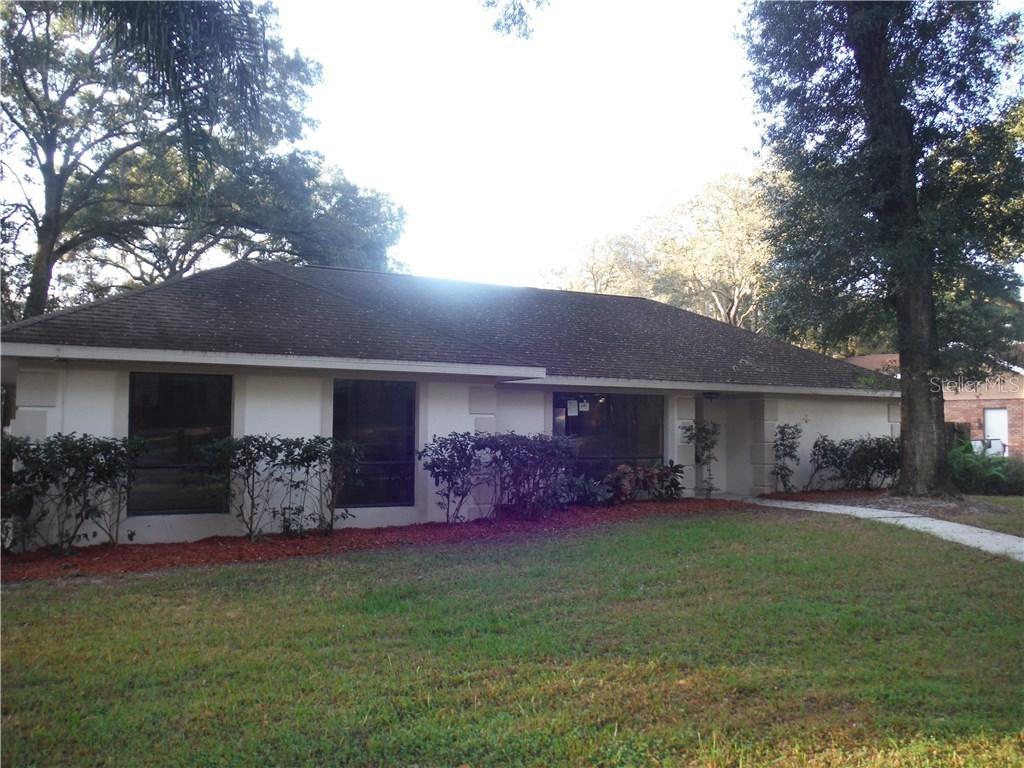 1009 Oakridge Manor Dr., Brandon, FL 33511
