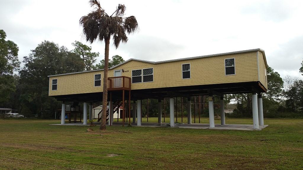 4425 Pine St., Valrico, FL 33596