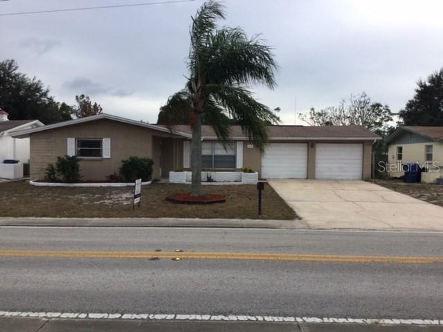 3102 Moog Rd, Holiday, FL 34691