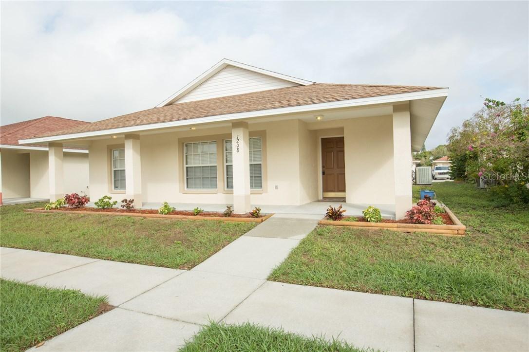 1208 Bayou Pass Dr., Ruskin, FL 33570
