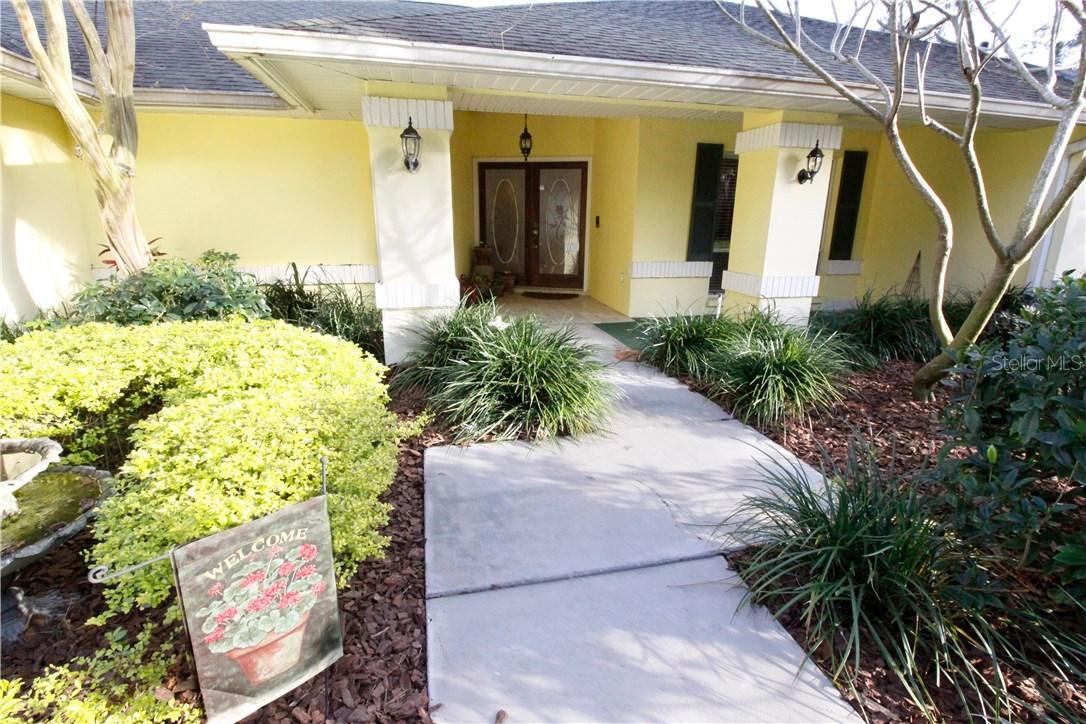 18203 Clear Lake Dr., Lutz, FL 33548