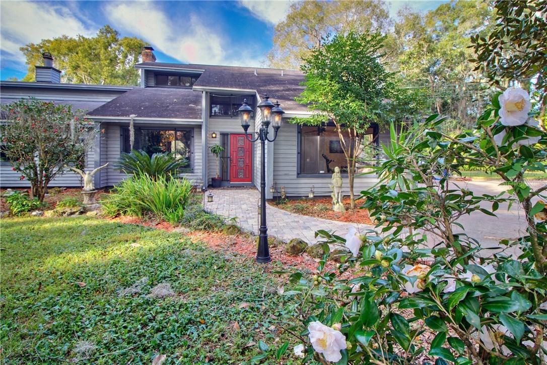 1406 Memory Ln, Lutz, FL 33549