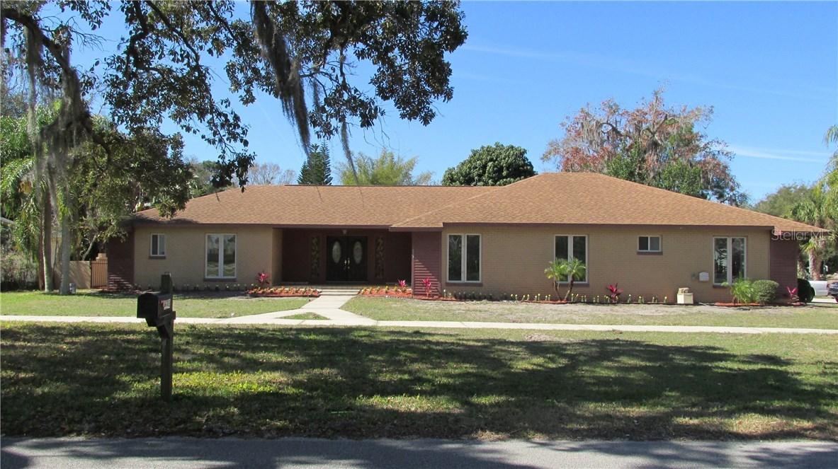 633 Bayshore Dr., Tarpon Springs, FL 34689