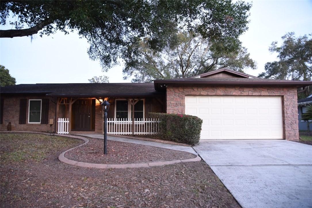 813 Chess Pl., Seffner, FL 33584