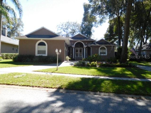 2411 Valrico Forest Dr., Valrico, FL 33594