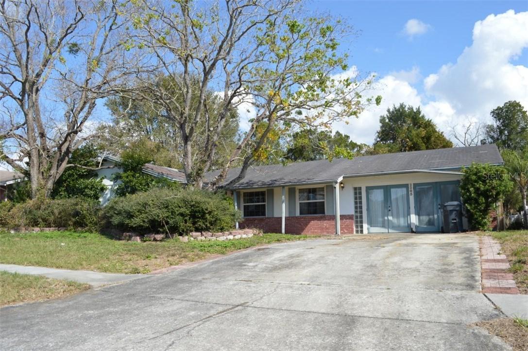 2205 Kingswood Ln., Brandon, FL 33511