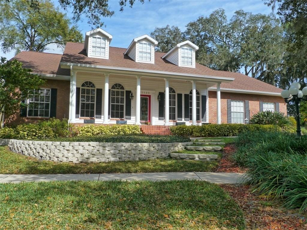 1120 Hunt Club Ln., Valrico, FL 33594