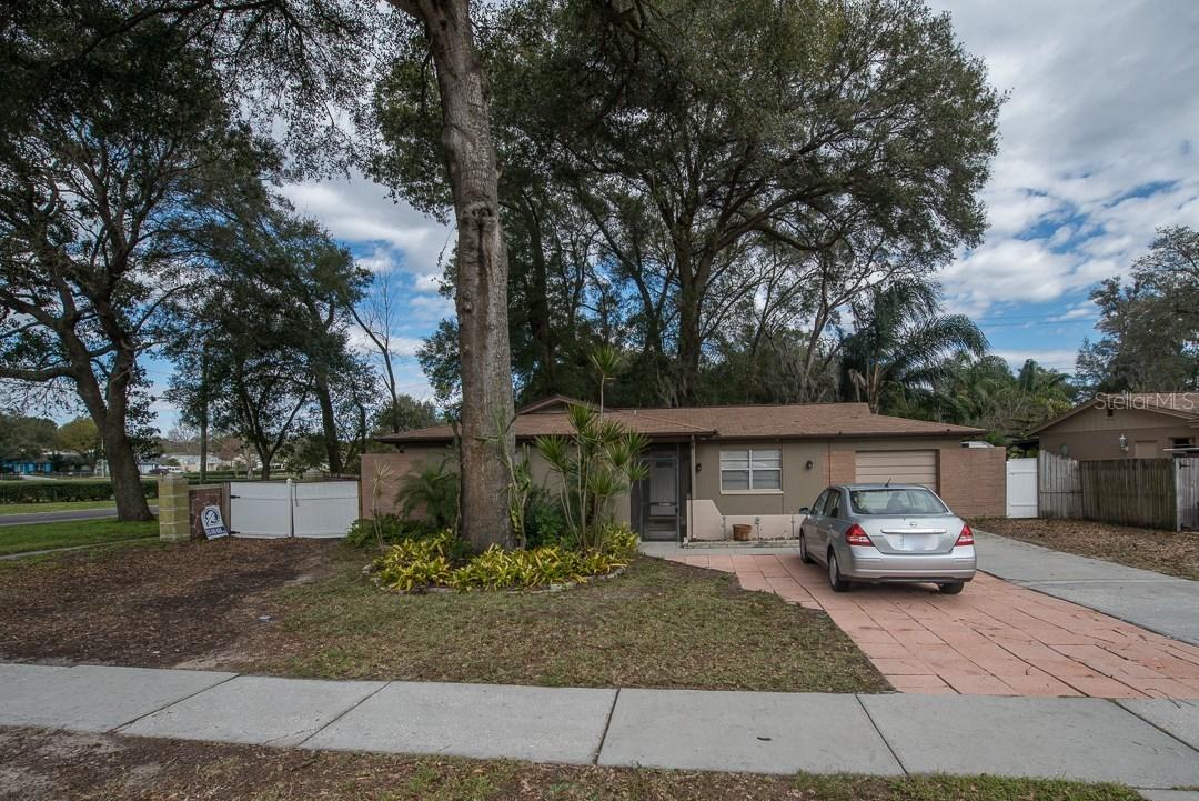 501 Innergary Pl., Valrico, FL 33594