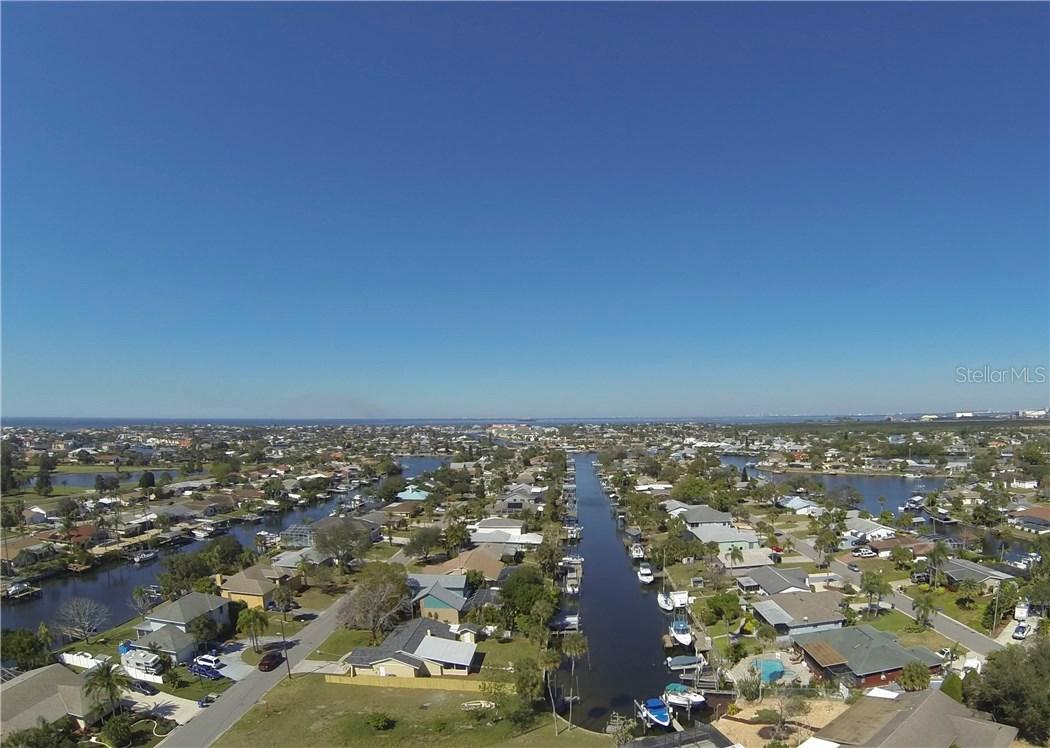 709 Kingston Ct., Apollo Beach, FL 33572