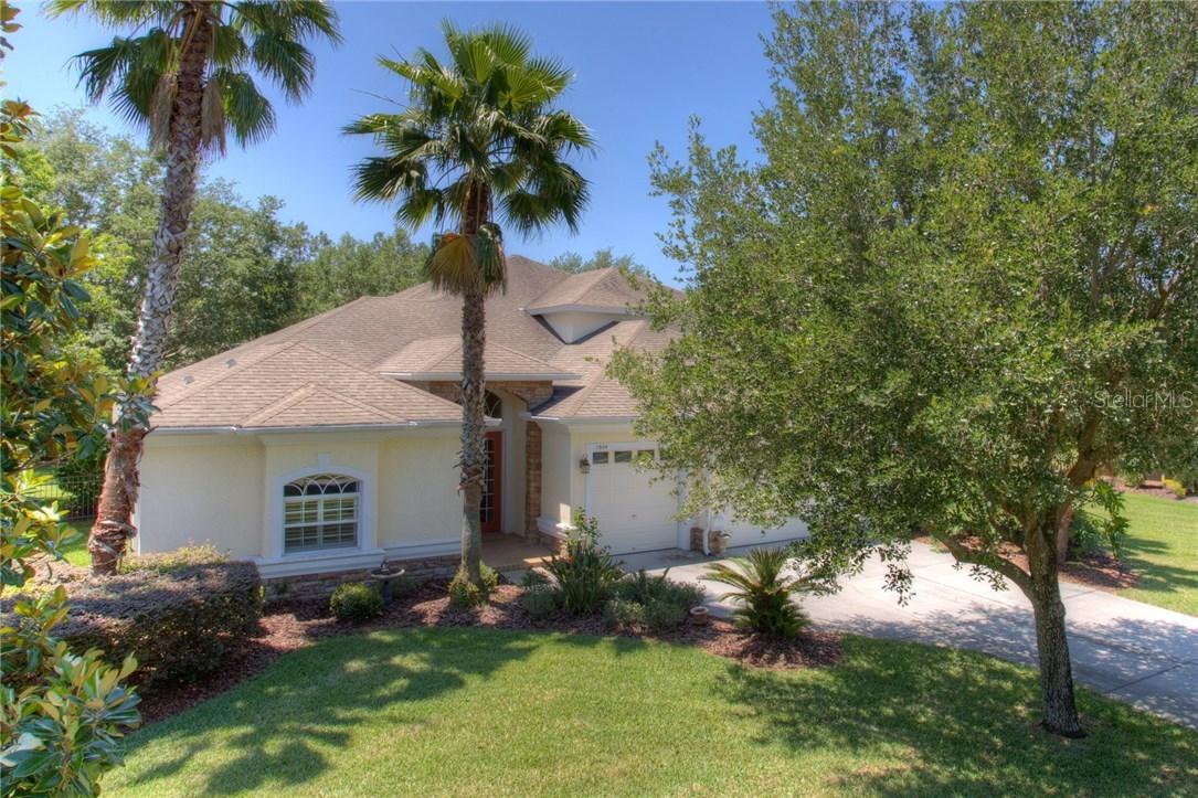 1304 Oxbridge Dr., Lutz, FL 33549