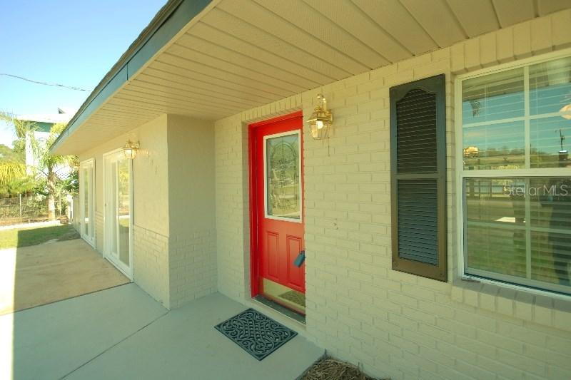 804 Blue Heron Blvd., Ruskin, FL 33570