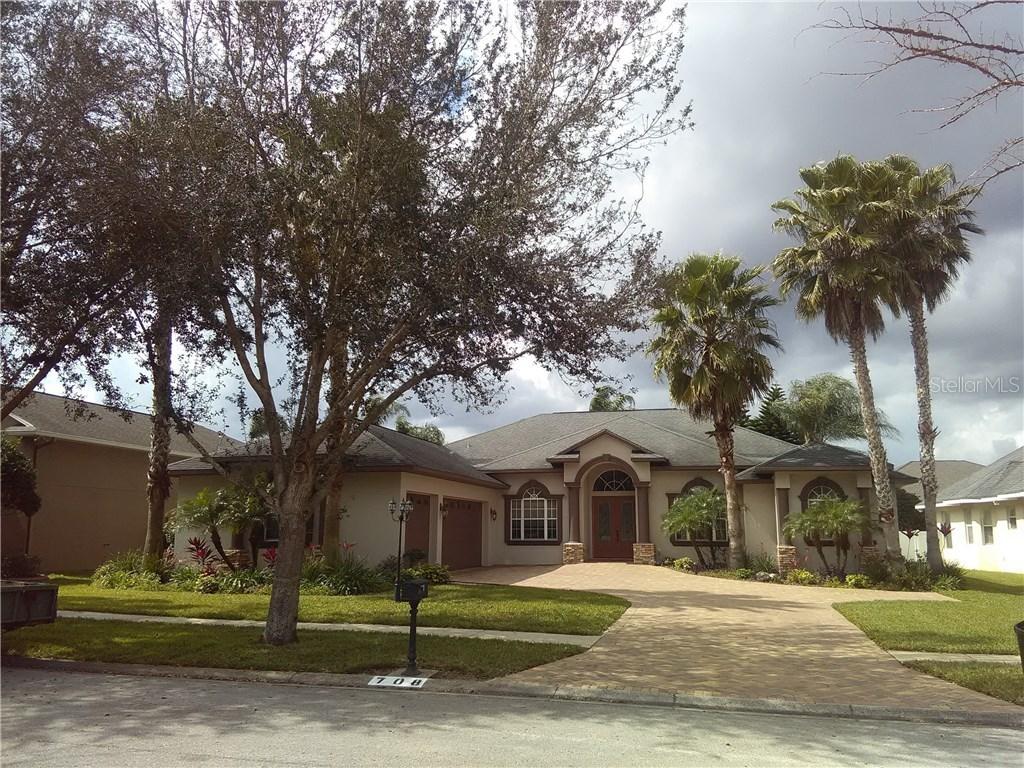 708 Charter Wood Pl., Valrico, FL 33594