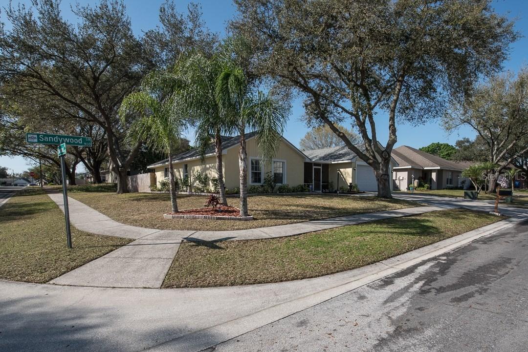 959 Sandywood Dr., Brandon, FL 33510