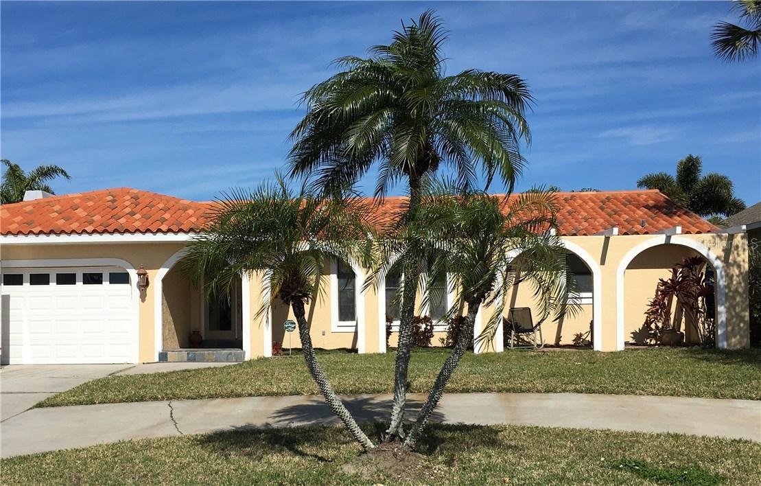 831 Chipaway Dr., Apollo Beach, FL 33572