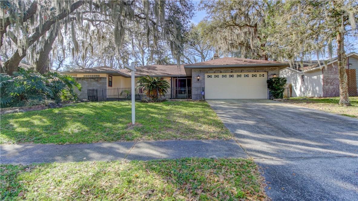 1007 Riflecrest Ave., Valrico, FL 33594