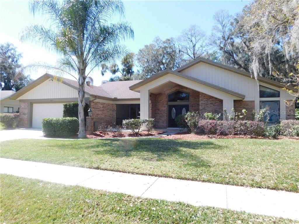 1106 Hunt Club Ln., Valrico, FL 33594