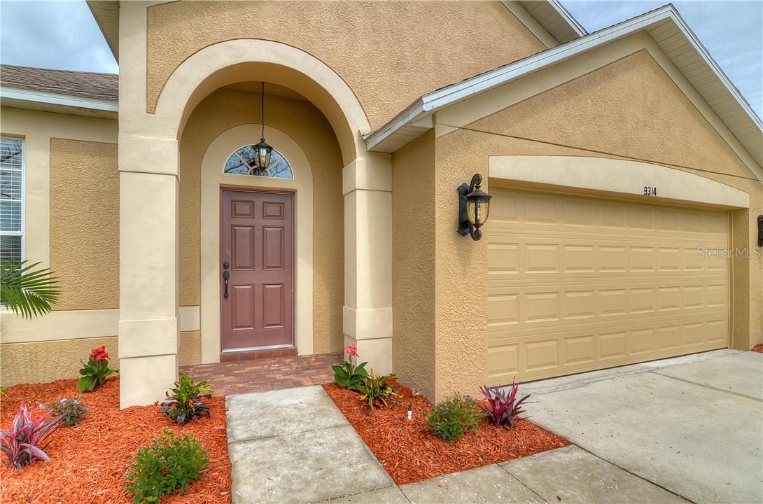 9314 Black Thorn Loop, Land O Lakes, FL 34638