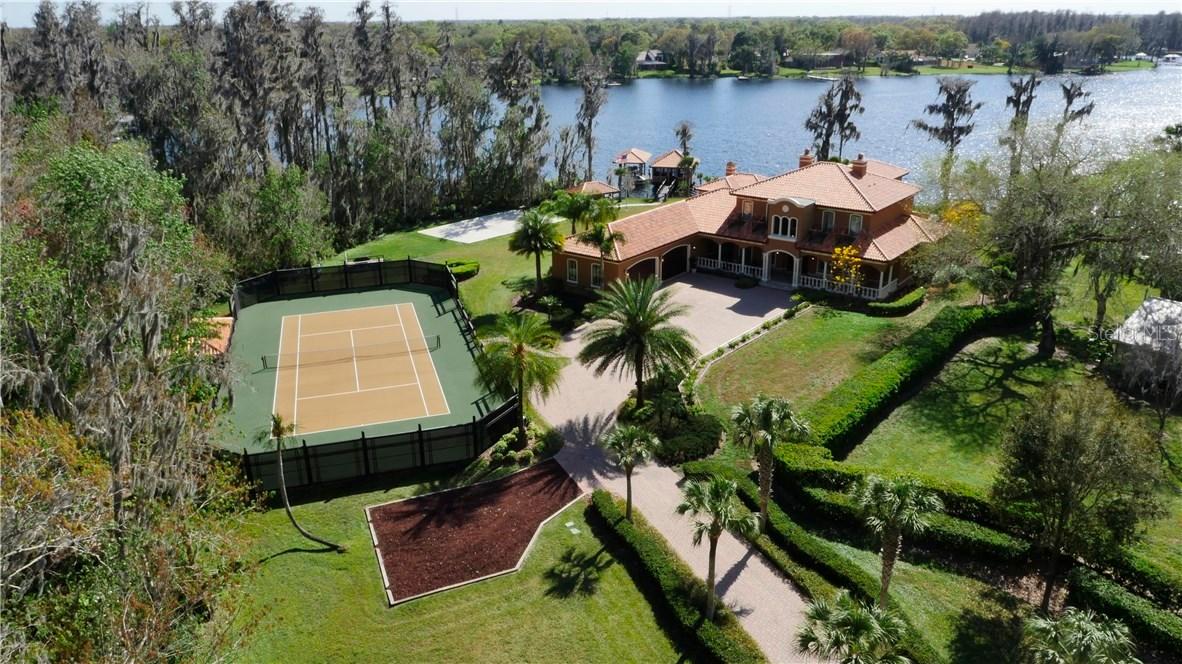 216 Lake Brant Dr., Lutz, FL 33548