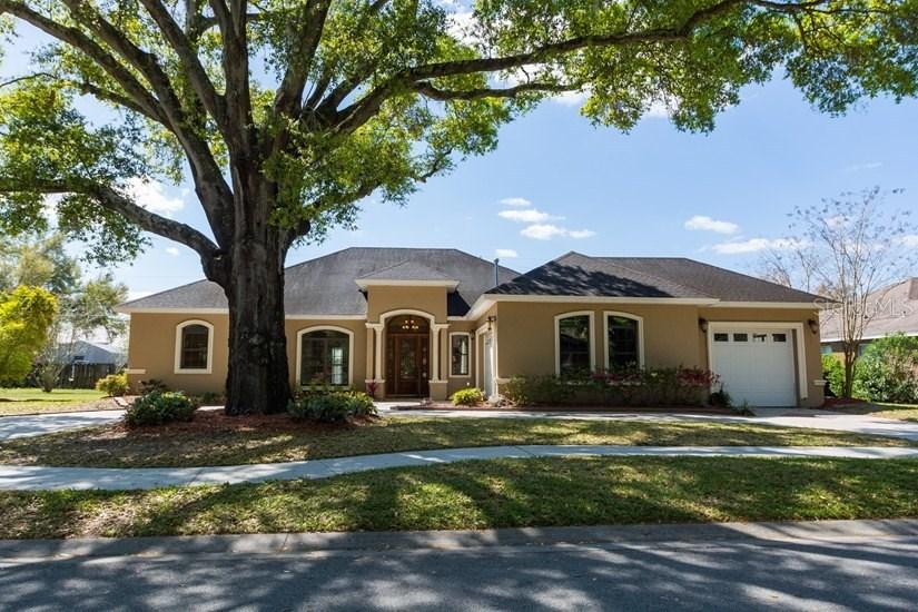 2103 Heritage Crest Dr., Valrico, FL 33594