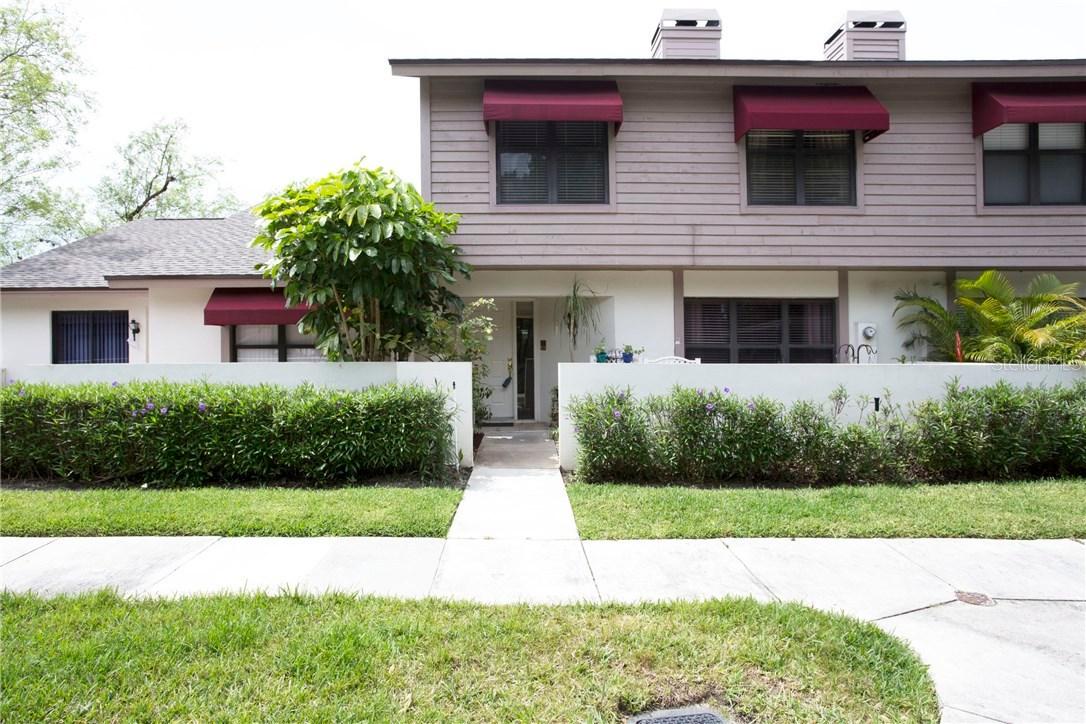 727 Oak Park Pl., Brandon, FL 33511