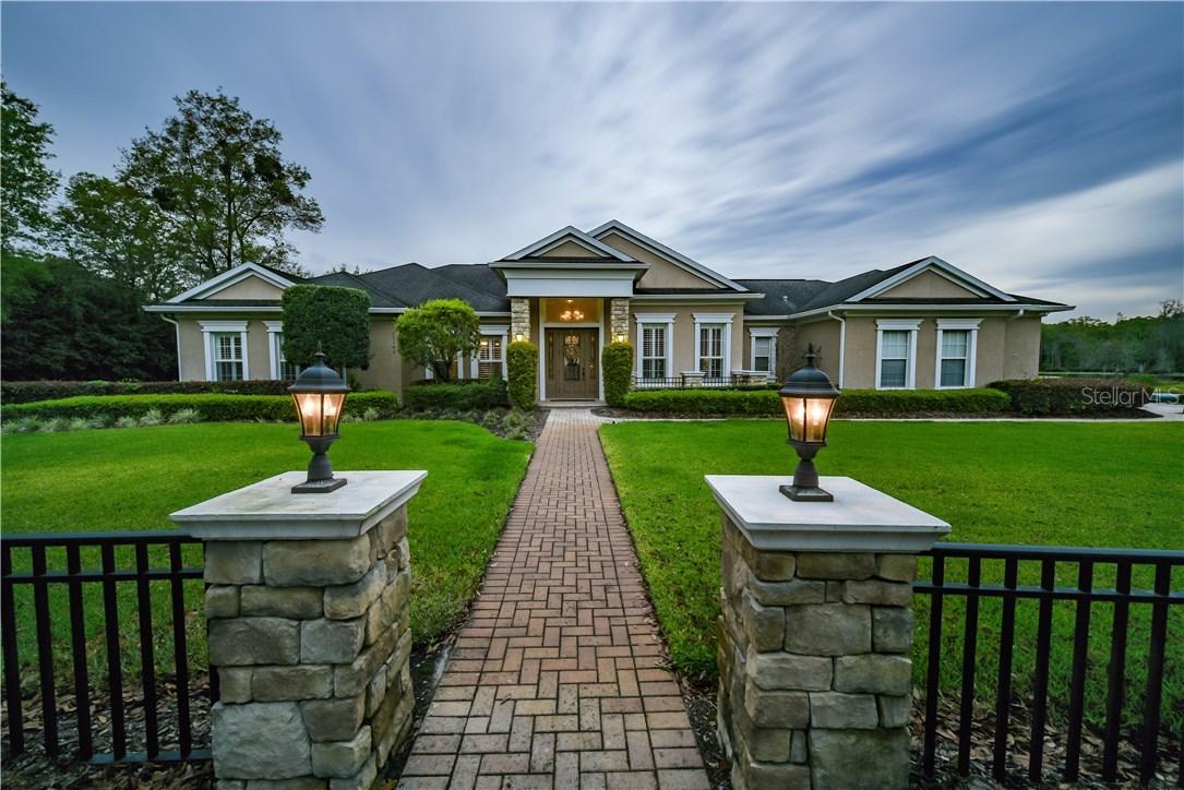 17102 Turning Oaks Bend, Lutz, FL 33549