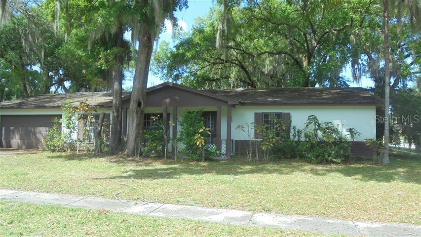 1204 Lake Valrico Ln., Valrico, FL 33594