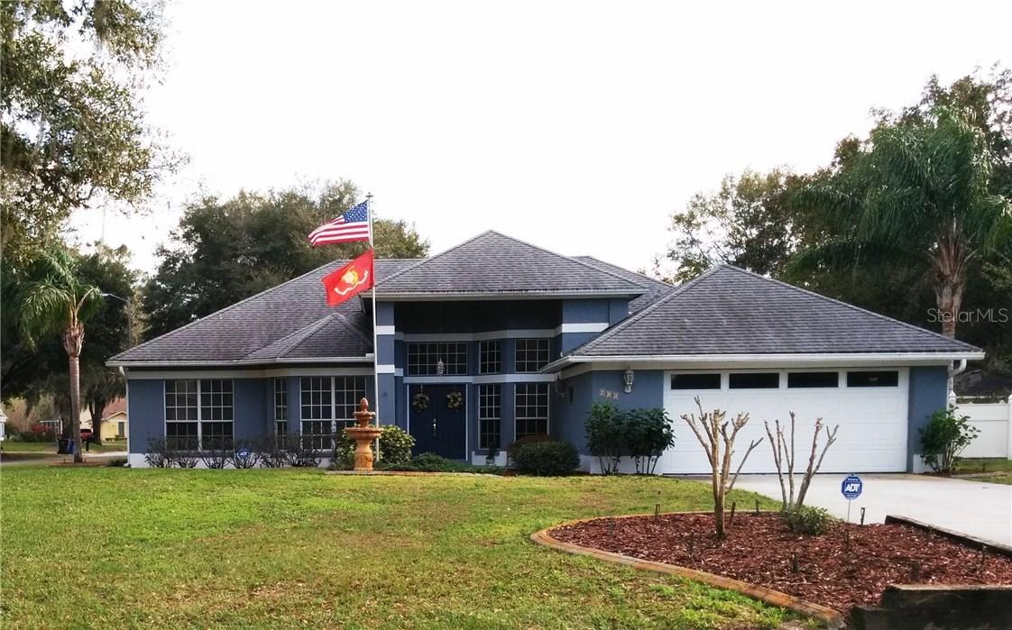 411 Loch Devon Dr, Lutz, FL 33548