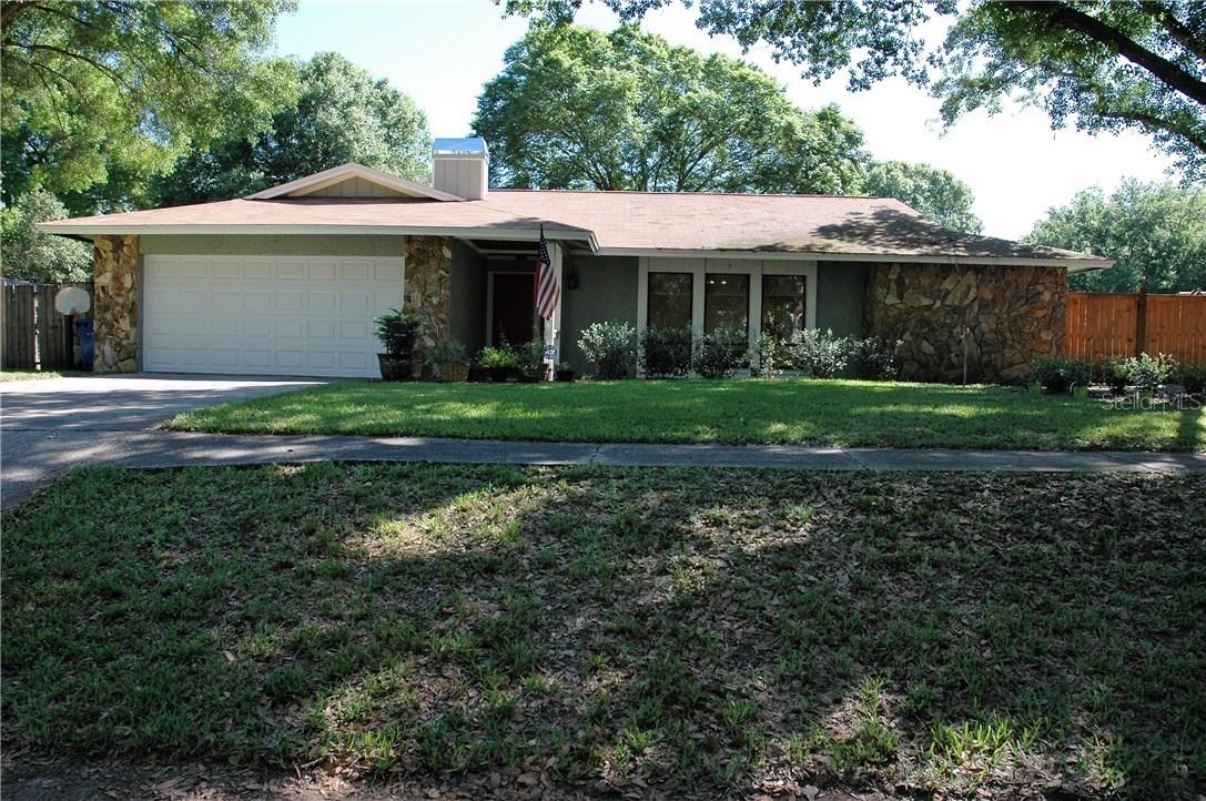 18401 Turning Point Dr., Lutz, FL 33549