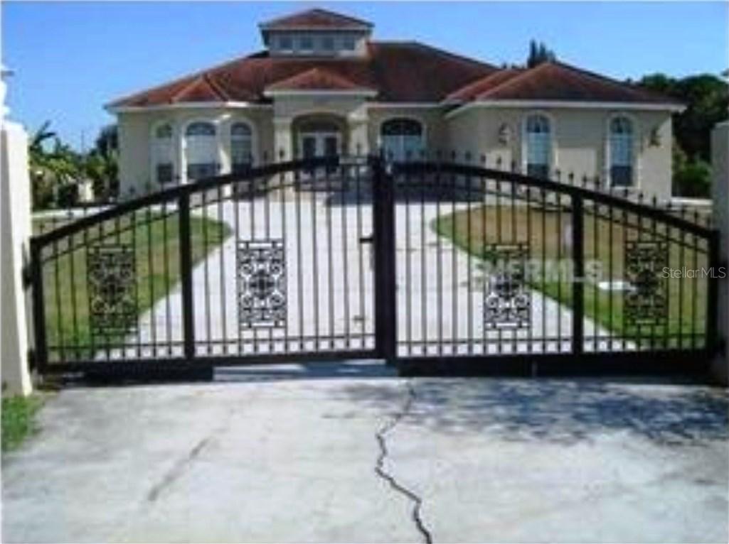 702 SW 10th St., Ruskin, FL 33570