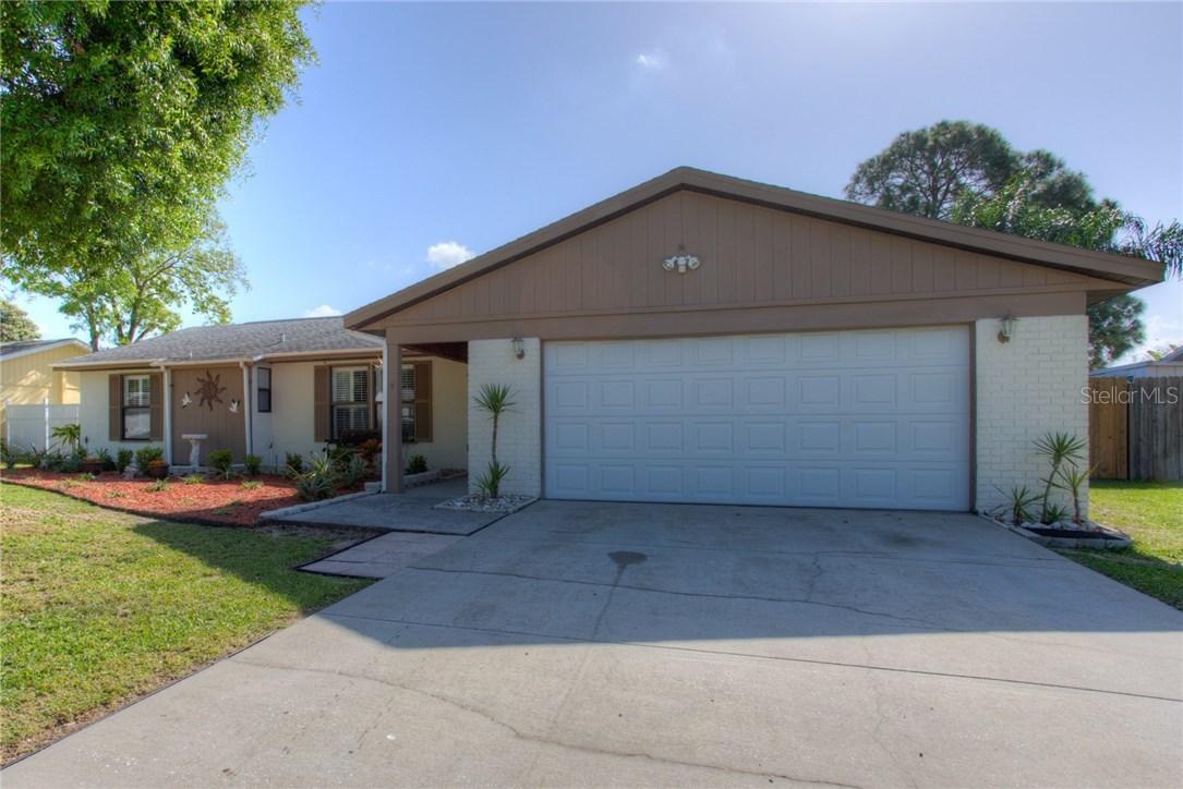 1317 Rustling Oaks Dr., Brandon, FL 33510