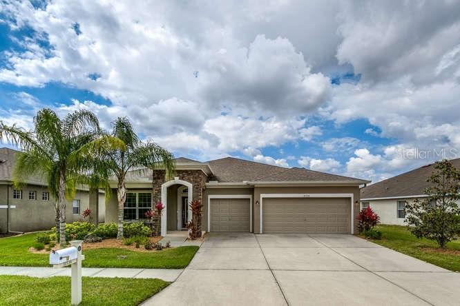 31536 Bearded Oak Dr., Wesley Chapel, FL 33543