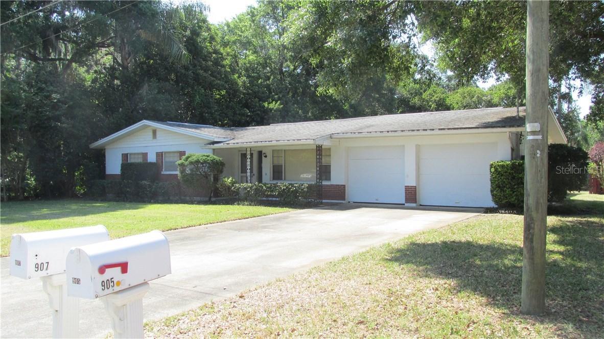 907 Helena Dr., Brandon, FL 33511