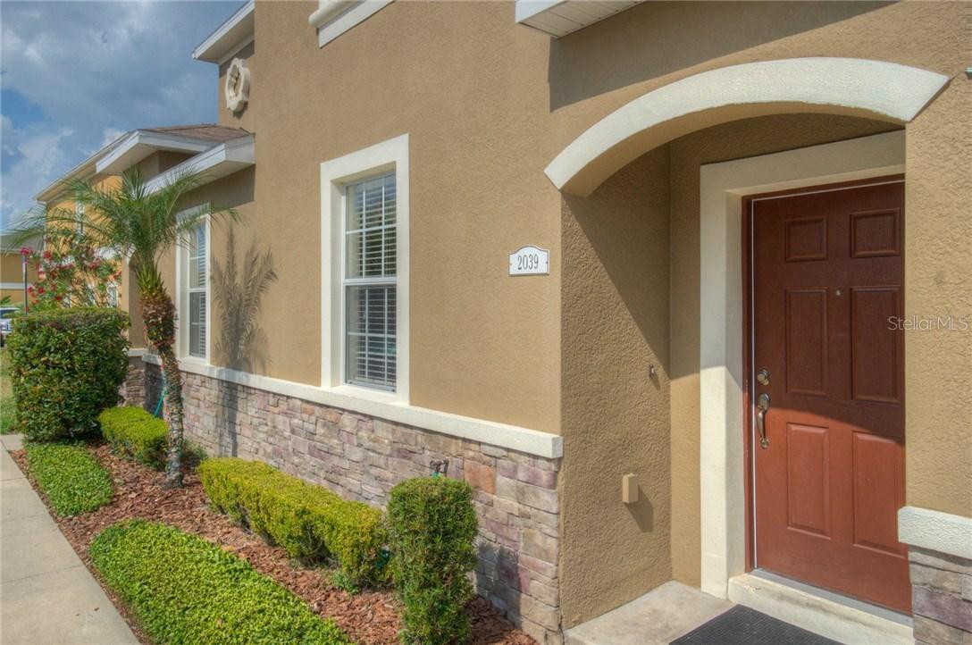 2039 Greenwood Valley Dr., Plant City, FL 33563