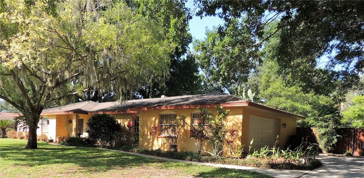 18405 Turning Point Dr., Lutz, FL 33549