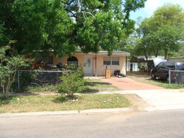 1323 Larsen Ln., Tampa, FL 33619