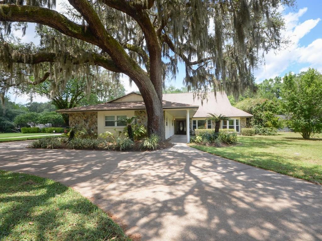 11933 Riverhills Dr., Tampa, FL 33617