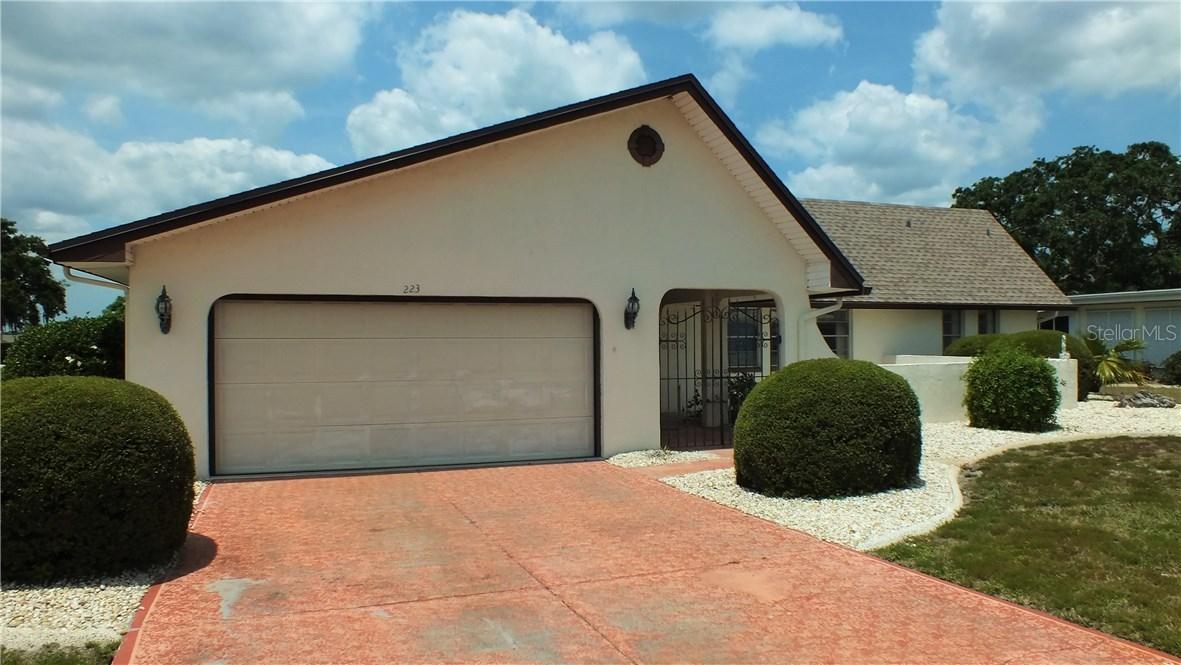 223 Amesbury Cir., Sun City Center, FL 33573