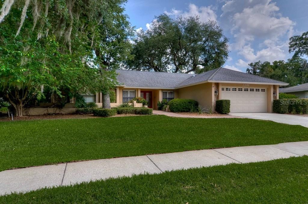 2208 Arbor Oaks Dr., Valrico, FL 33594