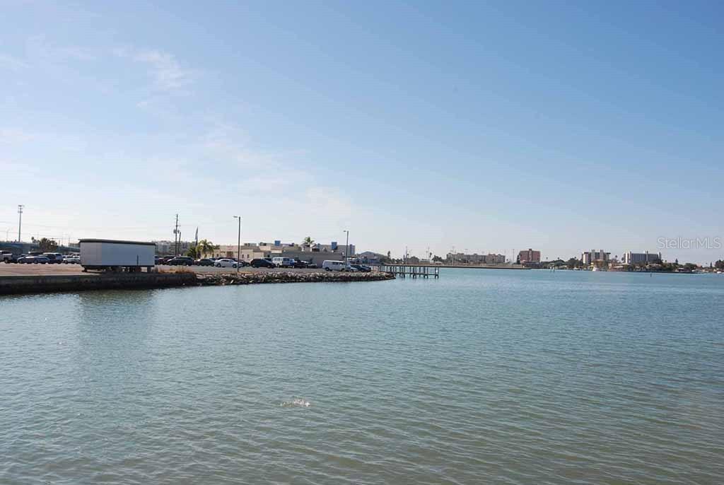 4725 Cove Cir. #902, St Petersburg, FL 33708