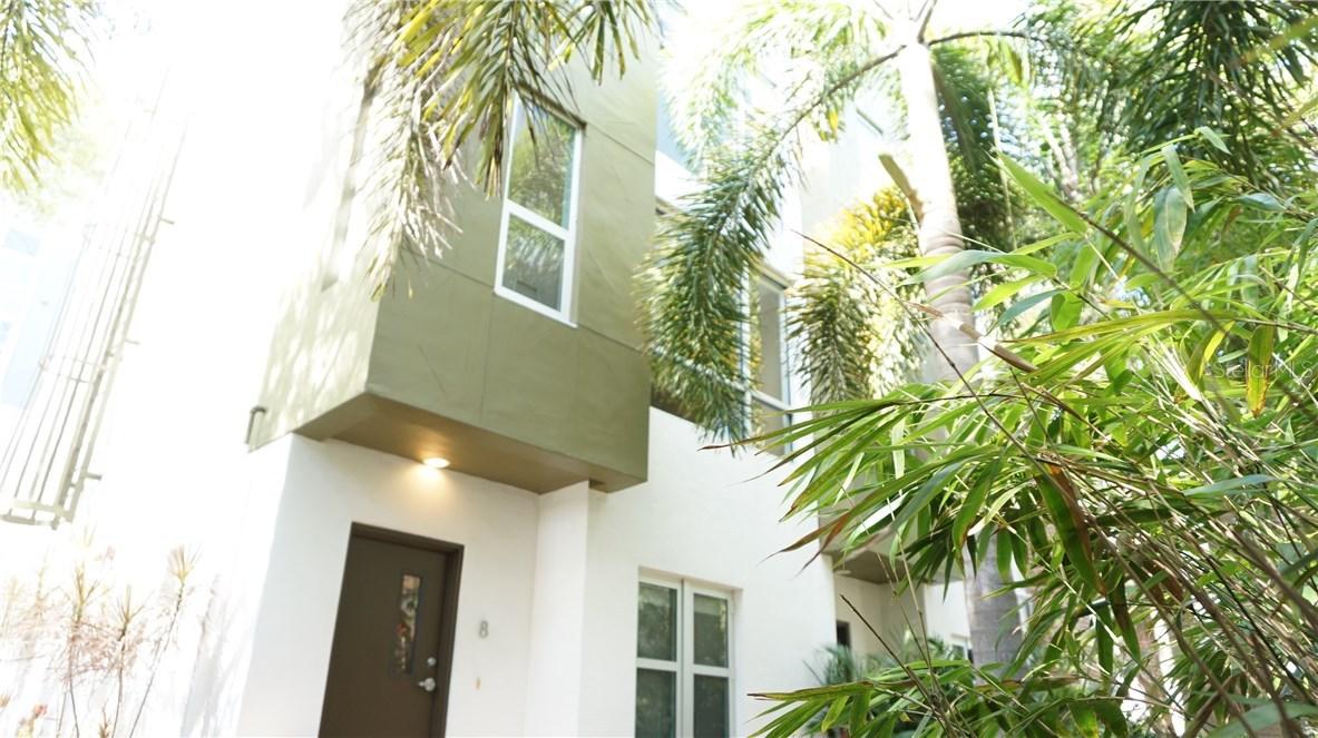 325 5th Ave. #8, St Petersburg, FL 33701