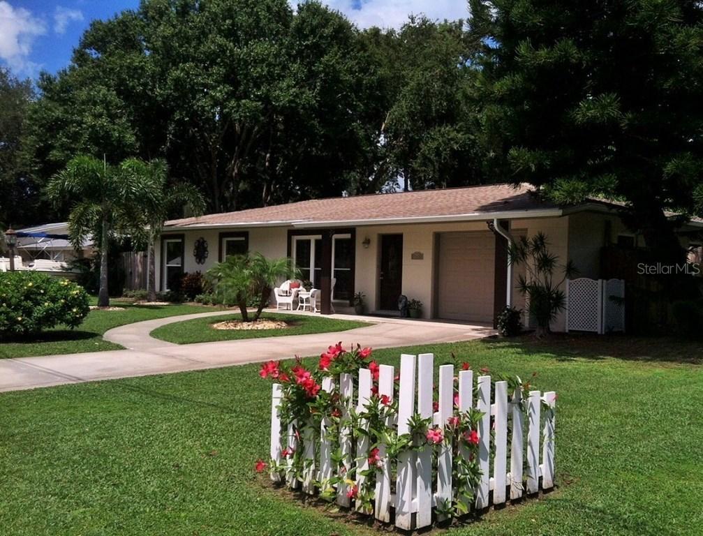2927 Pinecrest St., Sarasota, FL 34239